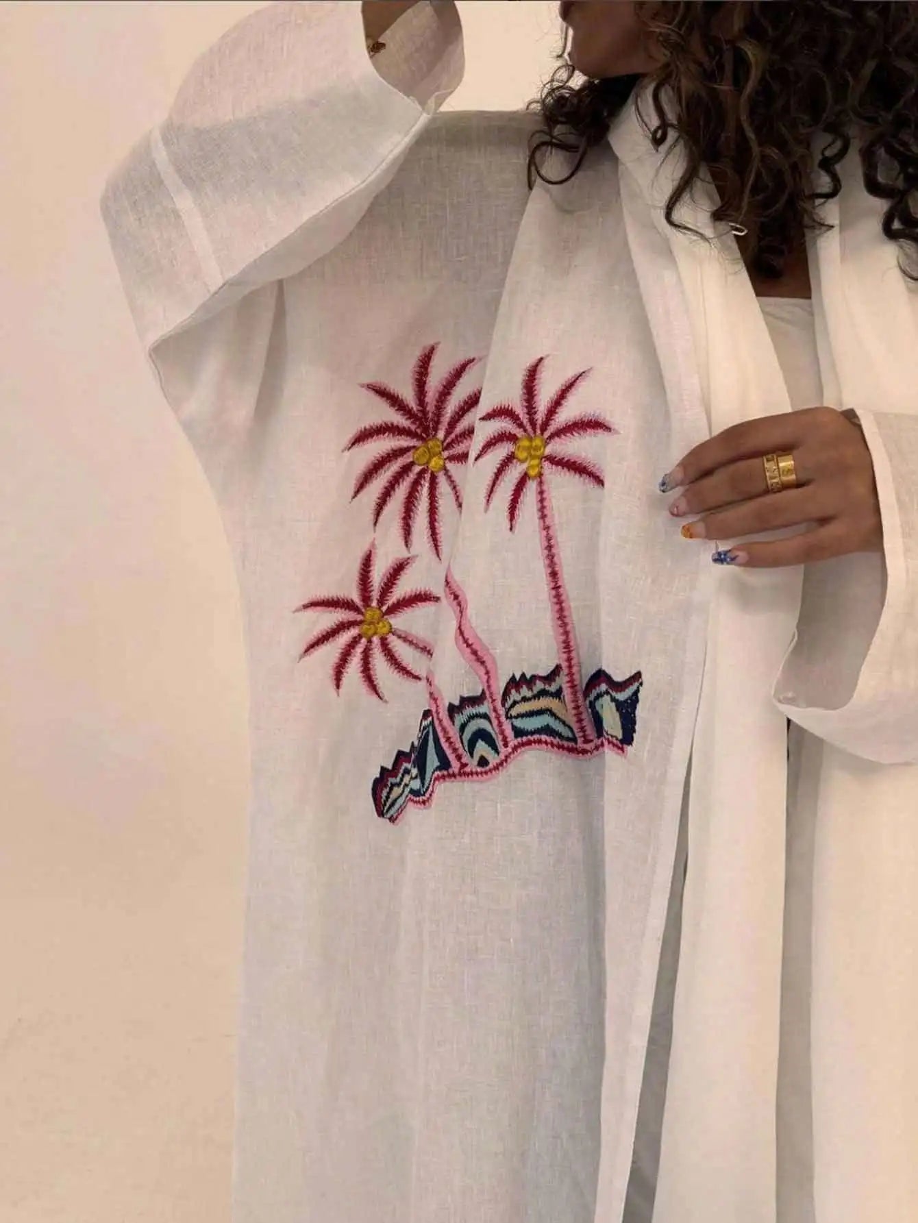 Abaya Ouverte Brodée Manches Longues