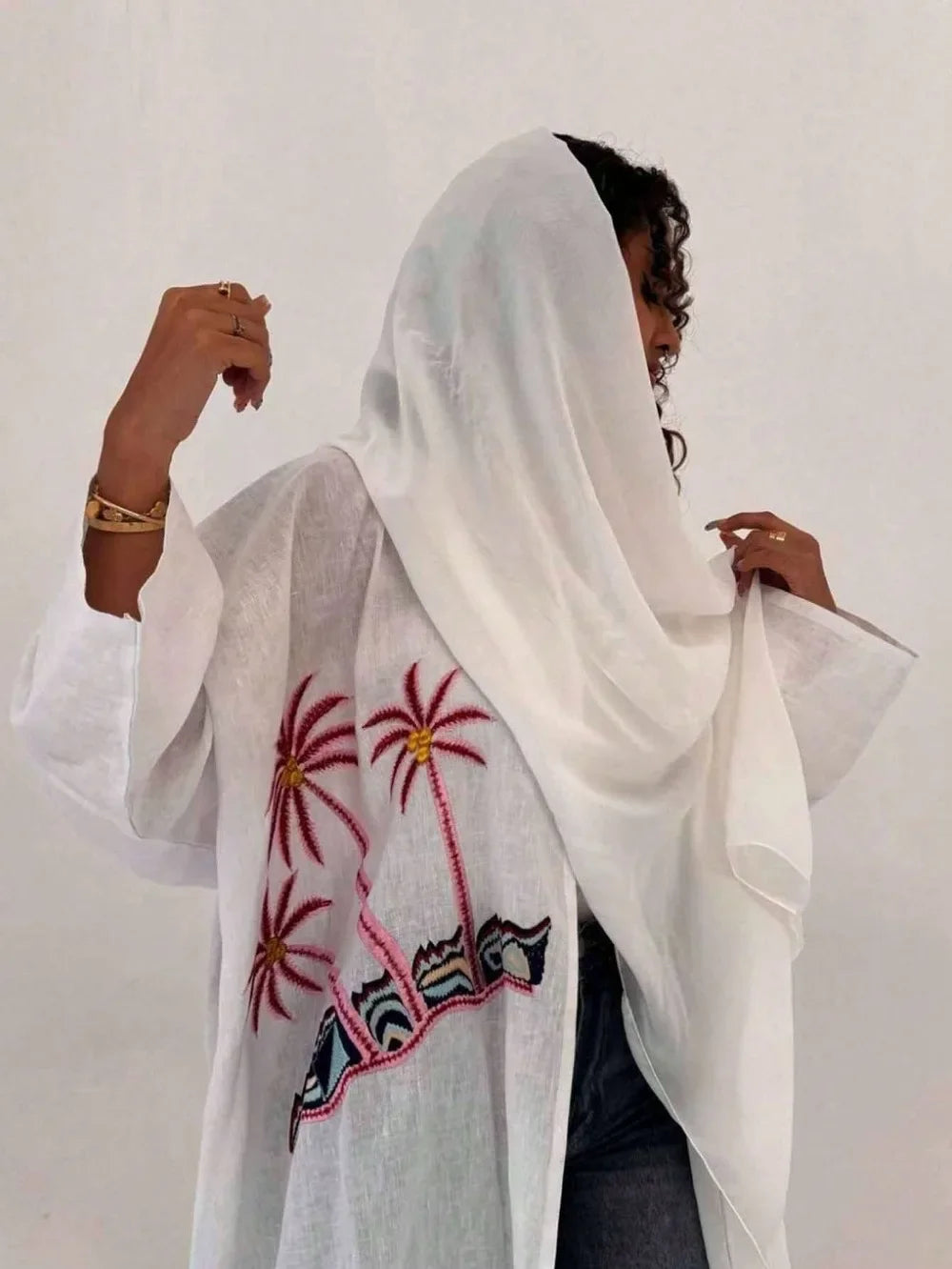 Abaya Ouverte Brodée Manches Longues