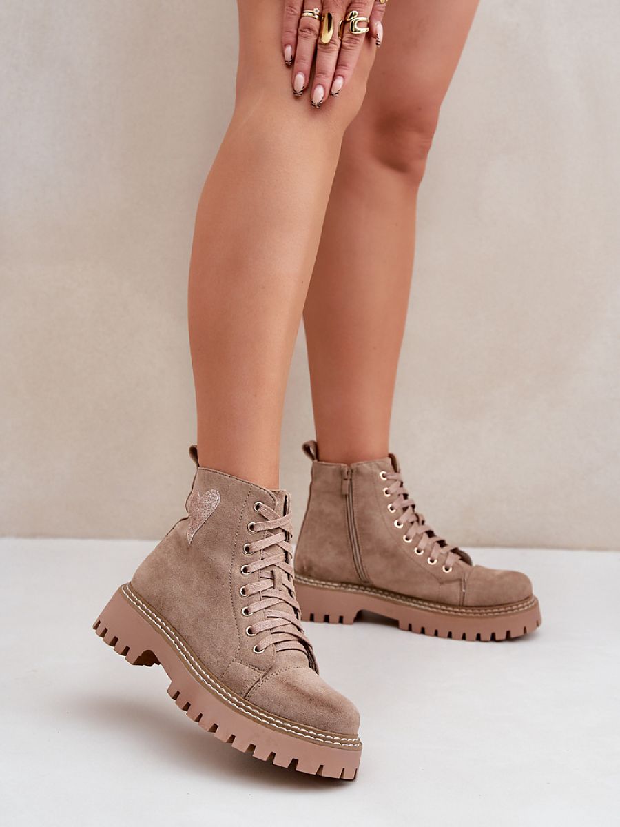 Boots model 204727 Step in style